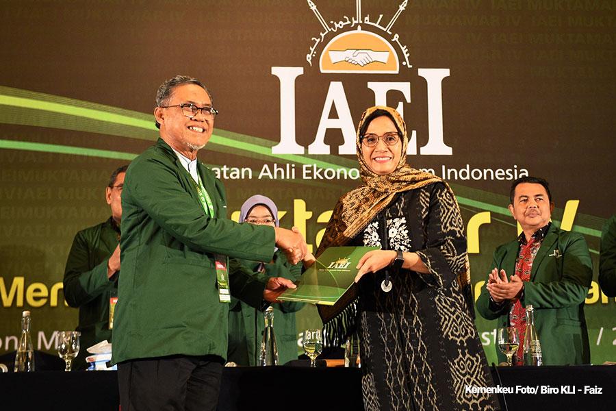 Sri Mulyani Resmi jadi Ketua Umum IAEI